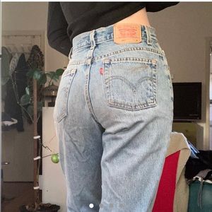 levi highwaisted jeans